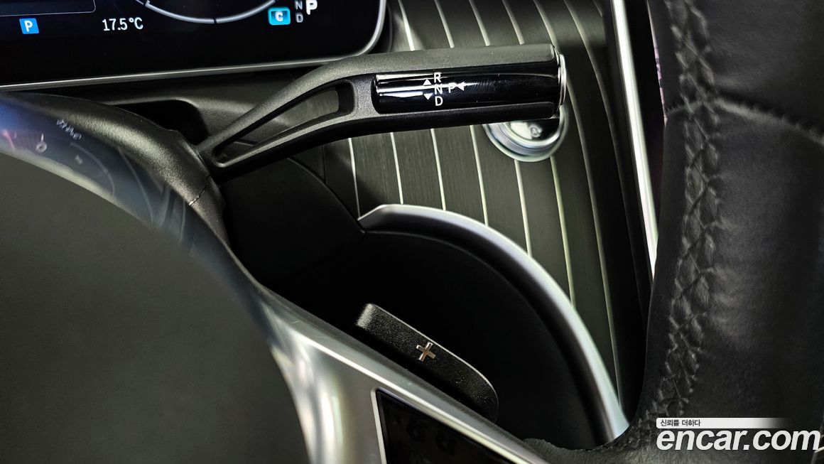 Mercedes-Benz C-Class 2024