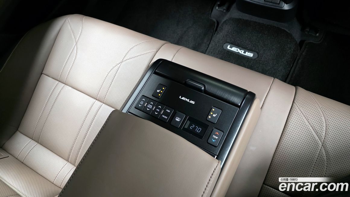 Lexus ES 2025