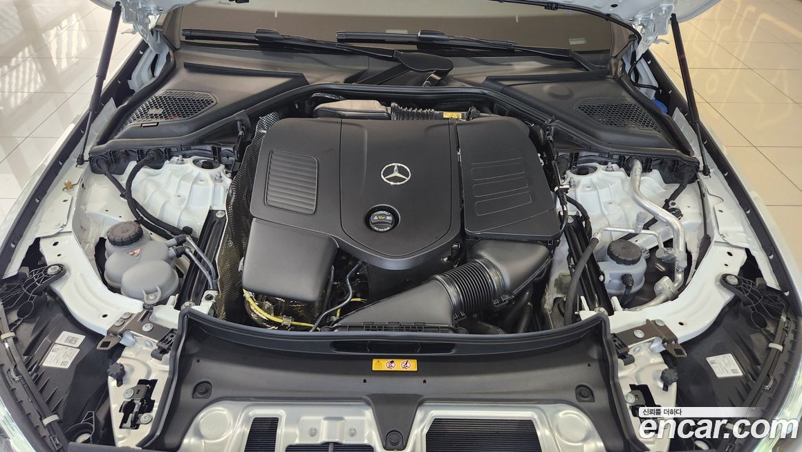 Mercedes-Benz E-Class 2025