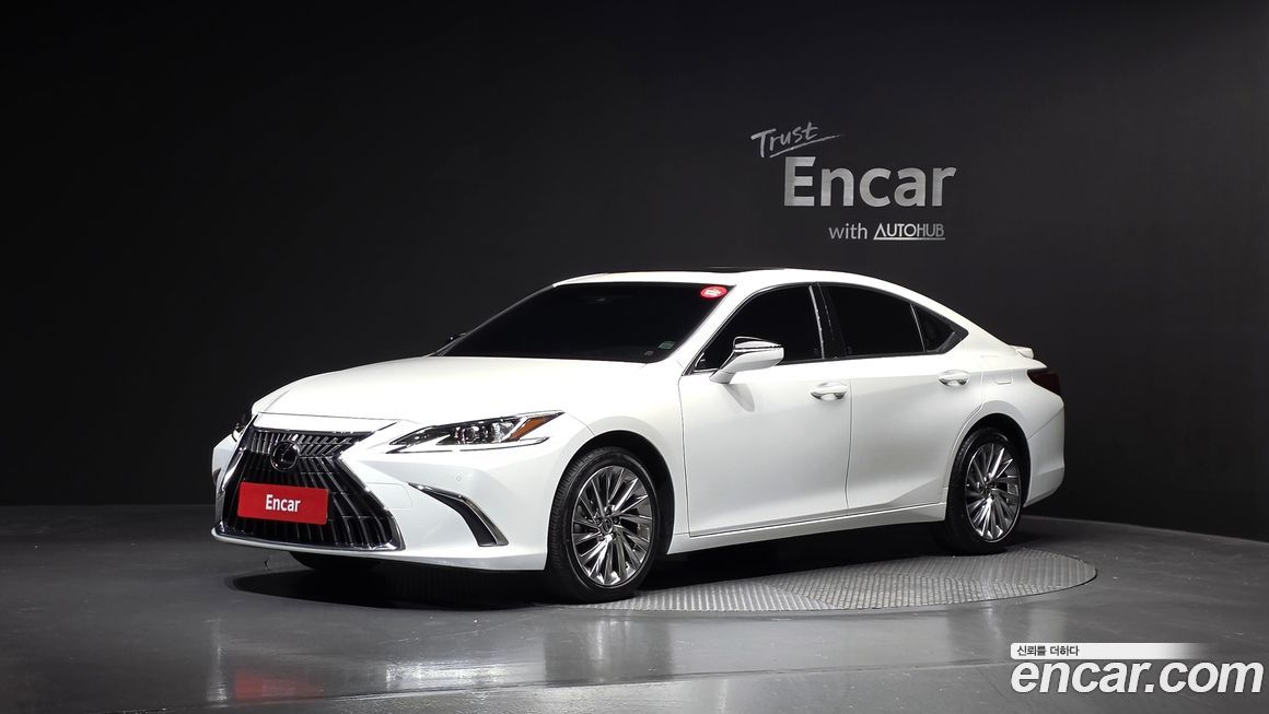 Lexus ES 2025