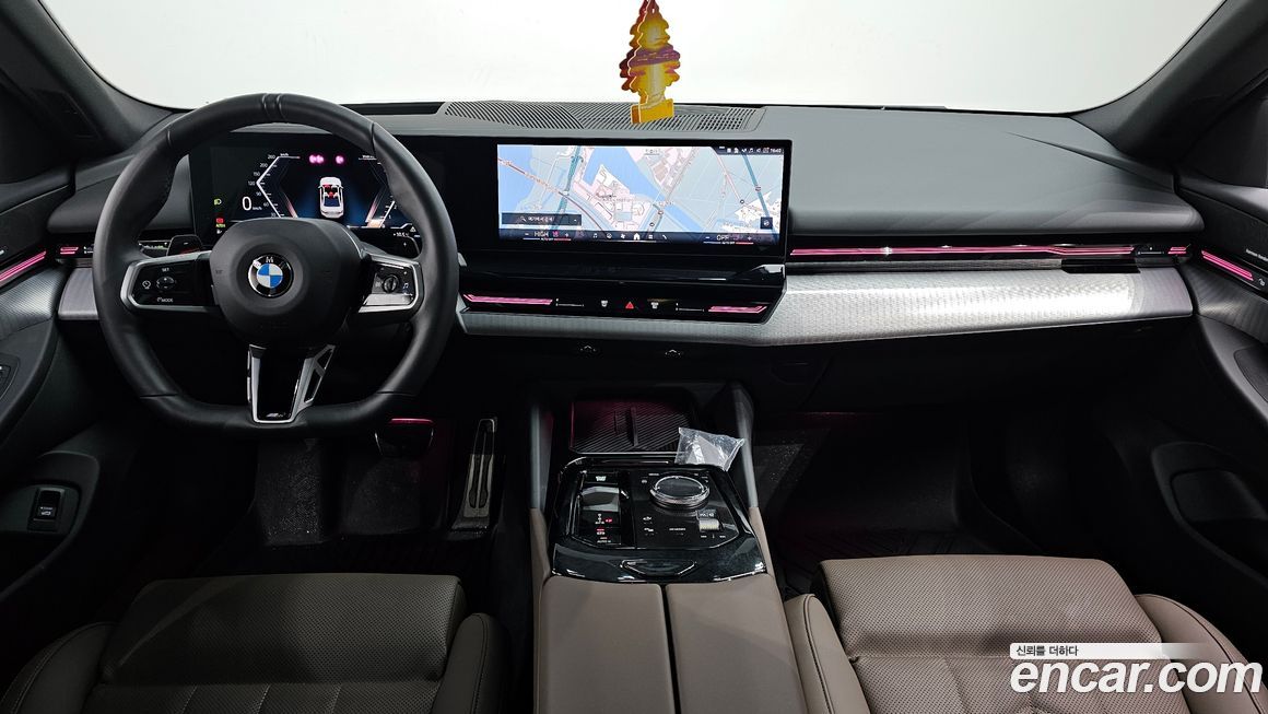 BMW 5-Series 2024