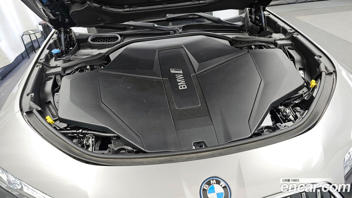 BMW i7 2024