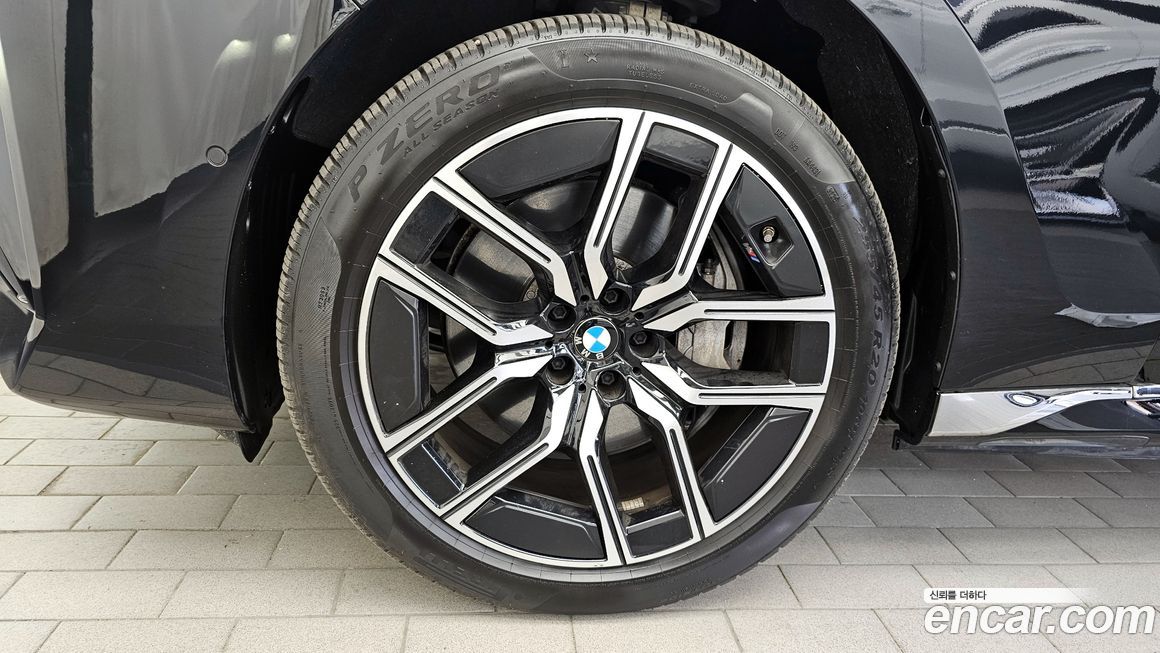 BMW i7 2024