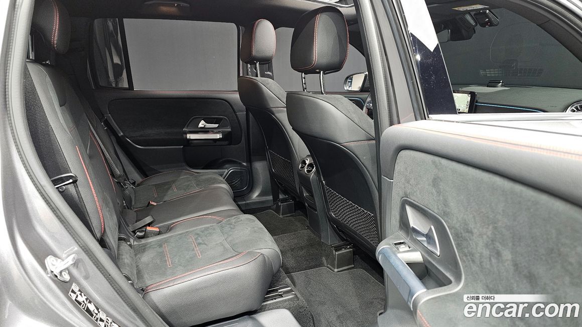 Mercedes-Benz GLB-Class 2023