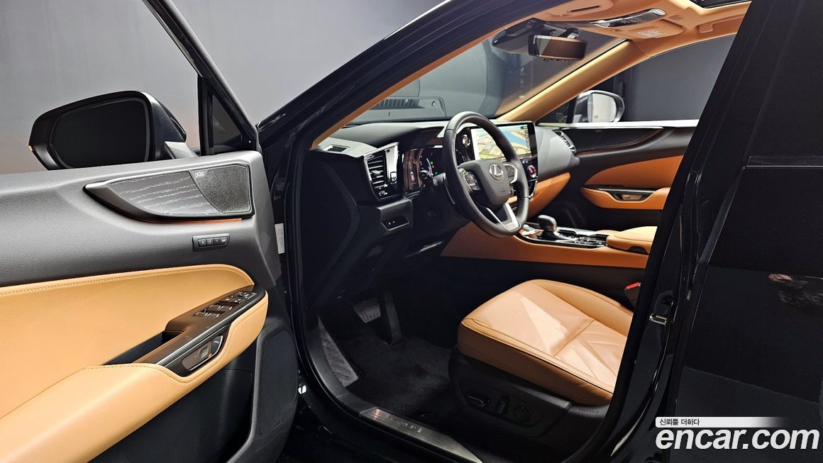 Lexus NX 2025