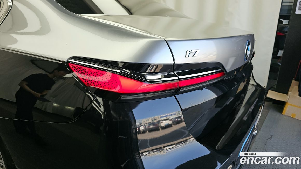 BMW i7 2024