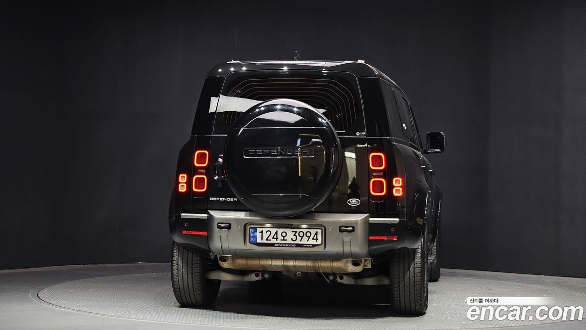 Land Rover Defender 2023