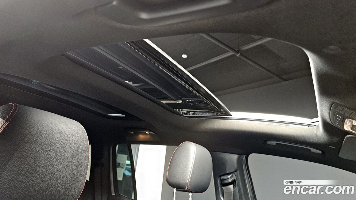 Mercedes-Benz GLB-Class 2023