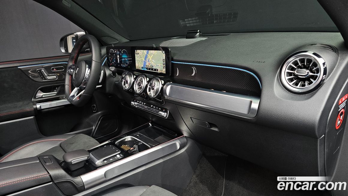 Mercedes-Benz GLB-Class 2023