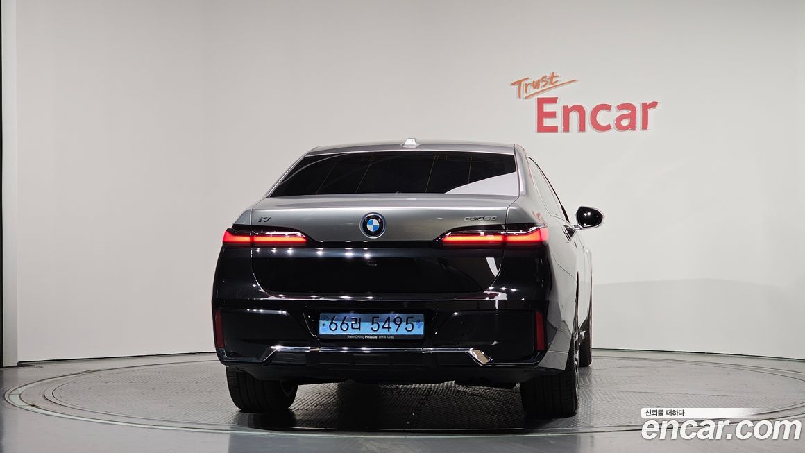 BMW i7 2024