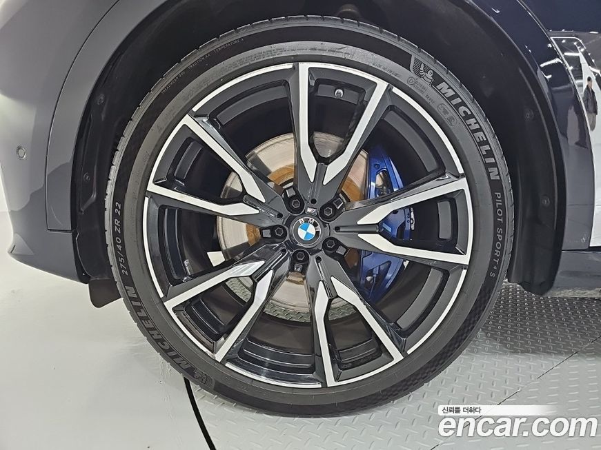BMW X7 2021
