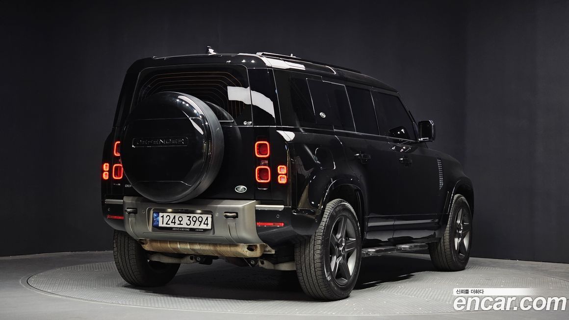 Land Rover Defender 2023