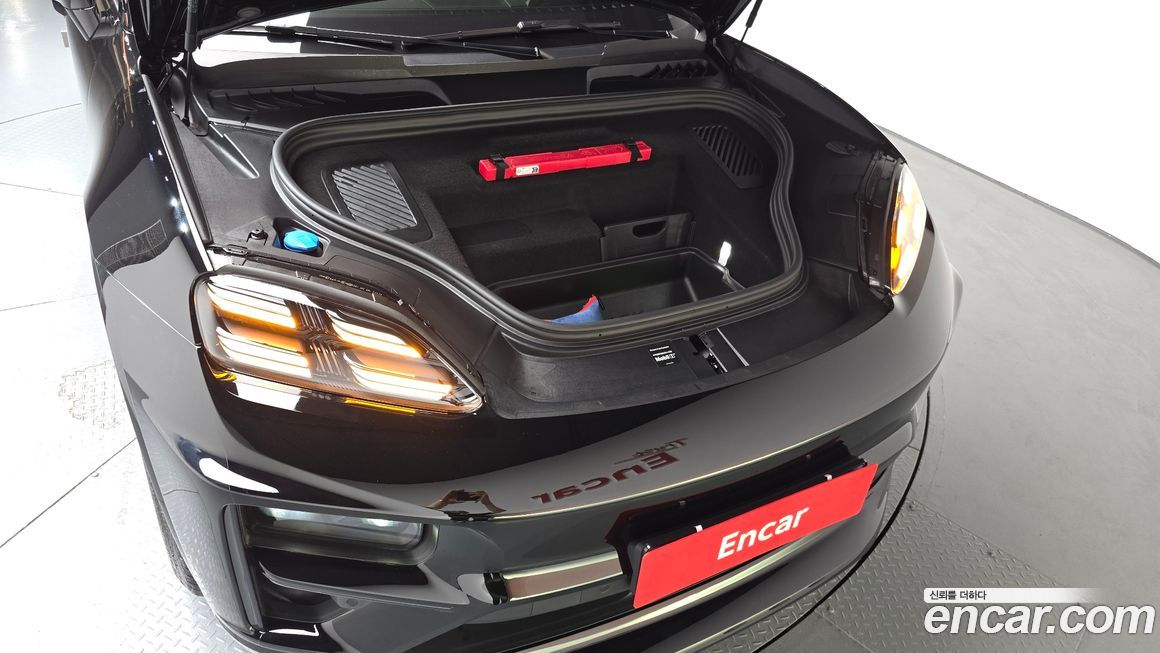 Porsche Macan 2025