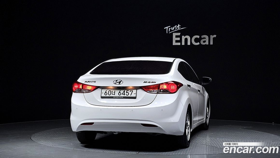 Hyundai AVANTE 2012