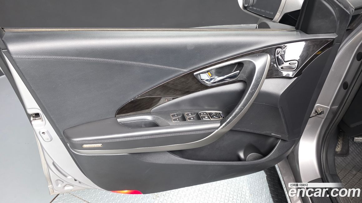 Hyundai Grandeur 2011