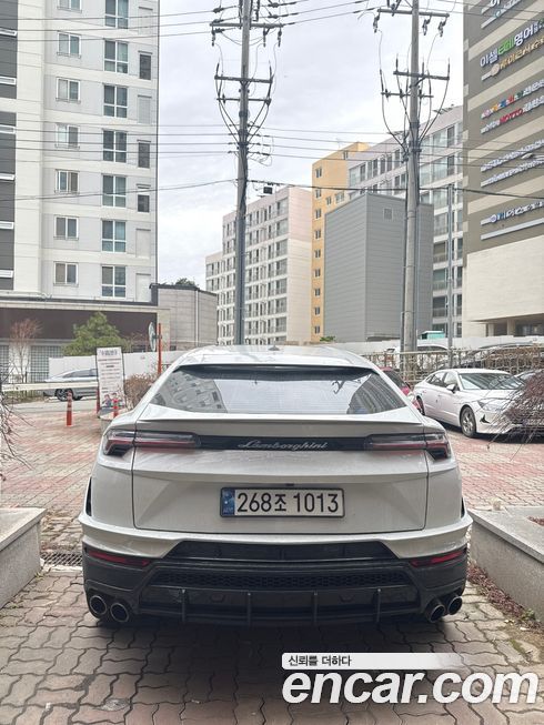 Lamborghini Urus 2024
