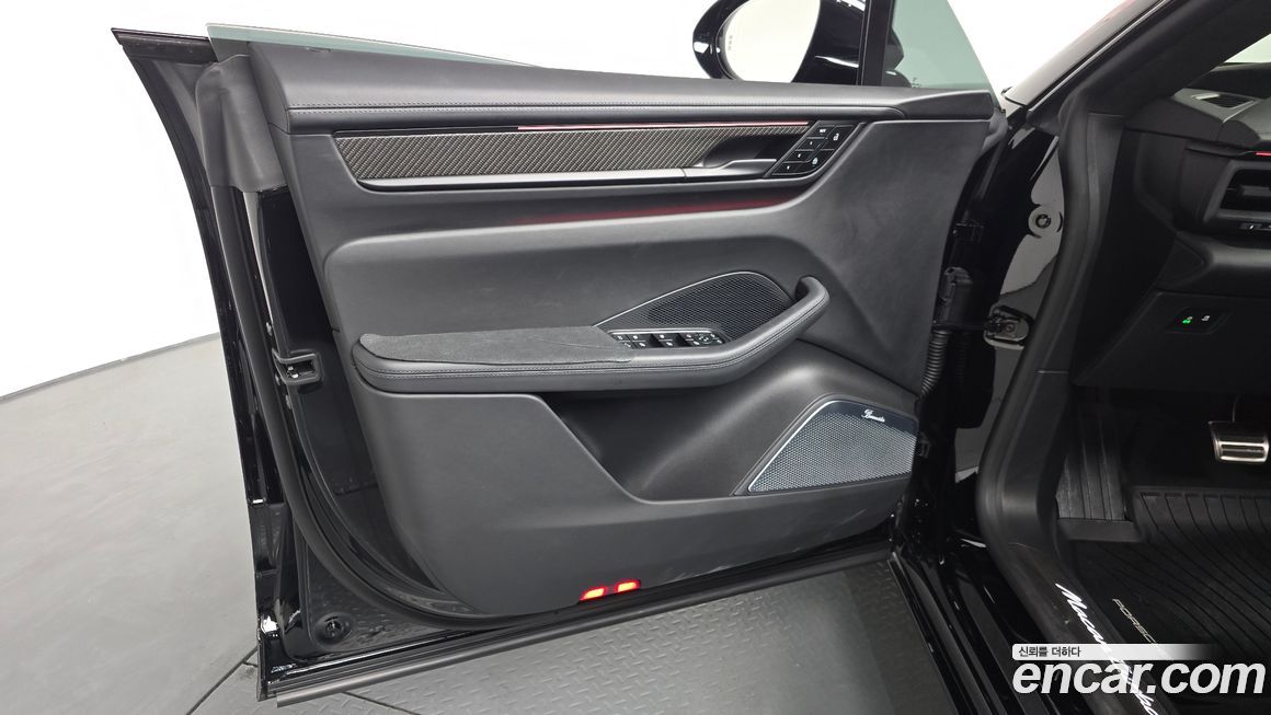 Porsche Macan 2025