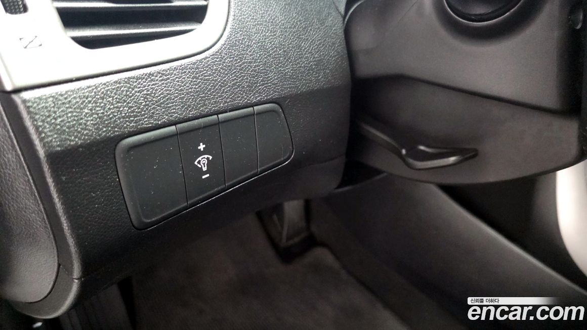 Hyundai AVANTE 2012