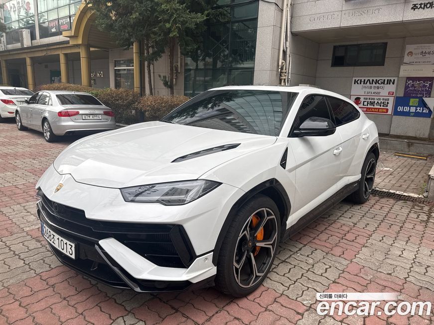 Lamborghini Urus 2024