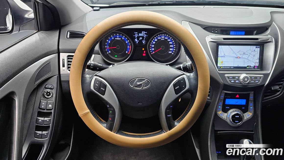 Hyundai AVANTE 2012