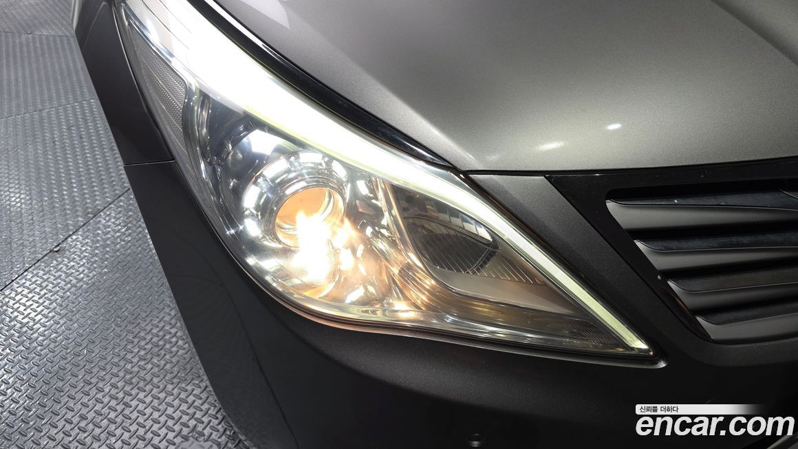 Hyundai Grandeur 2011