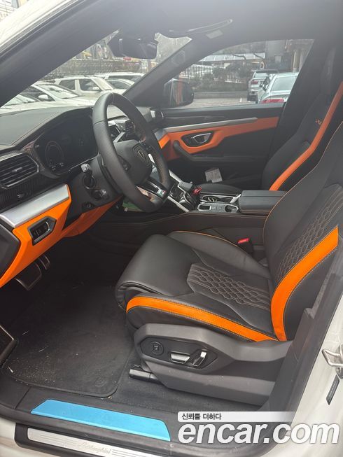 Lamborghini Urus 2024