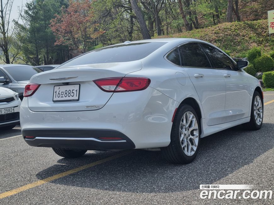 Chrysler 200 2015