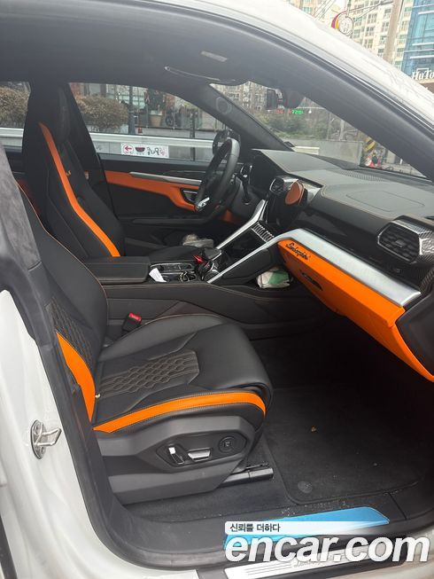 Lamborghini Urus 2024
