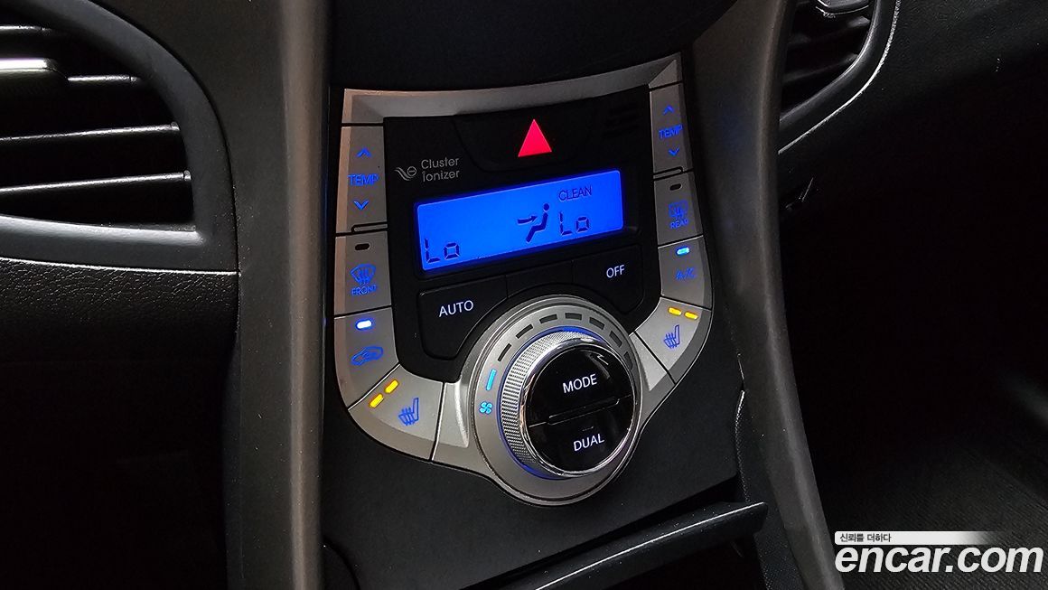 Hyundai AVANTE 2012