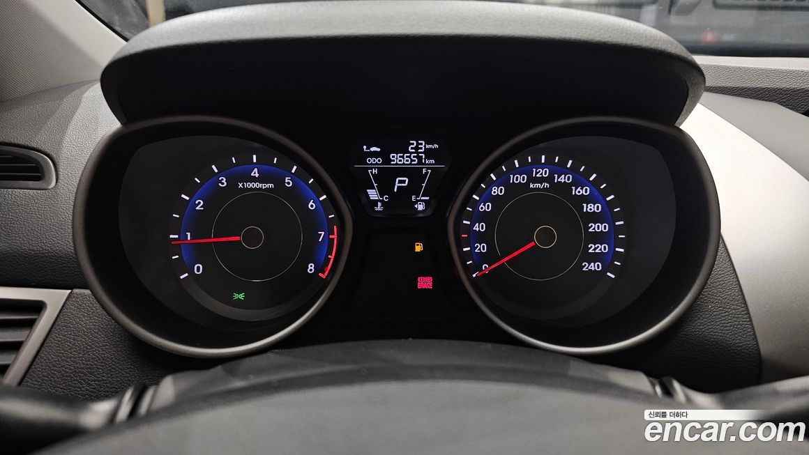 Hyundai AVANTE 2012