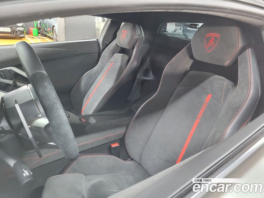 Lamborghini Aventador 2016