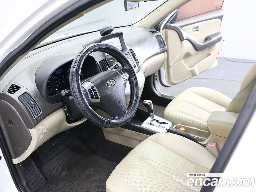 Hyundai AVANTE 2010