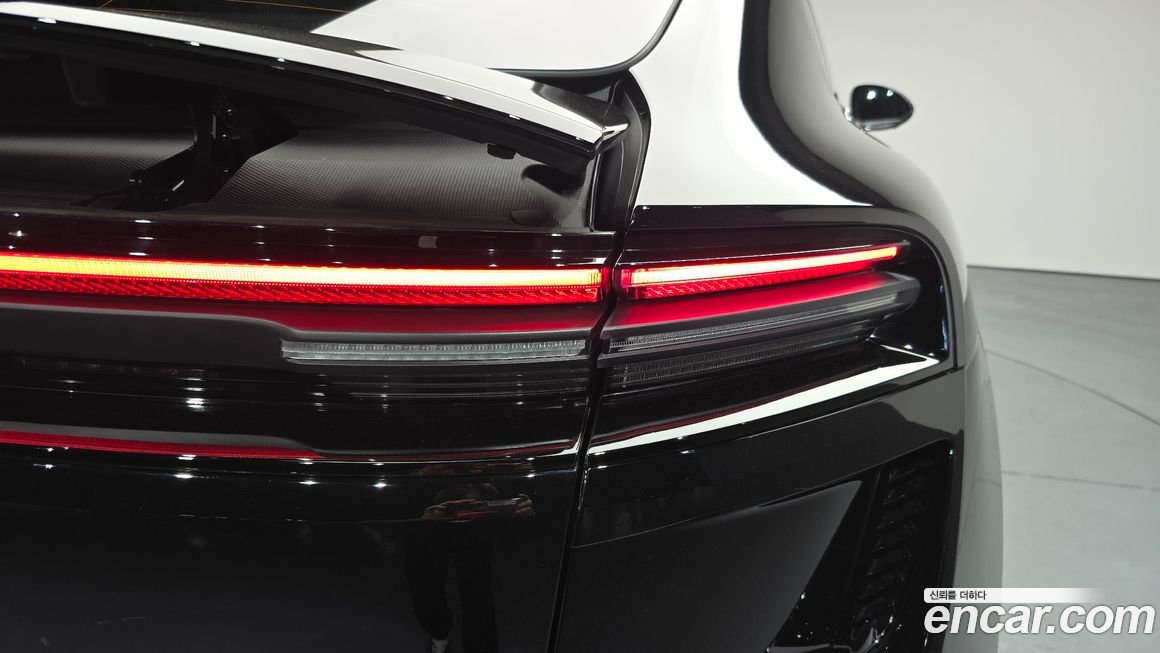 Porsche Macan 2025