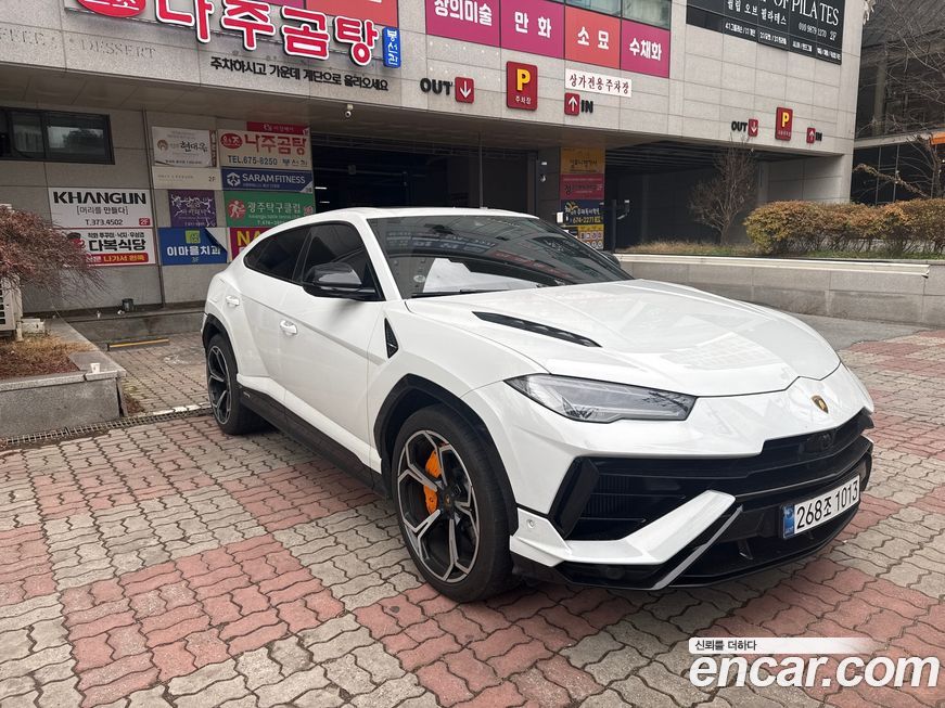 Lamborghini Urus 2024