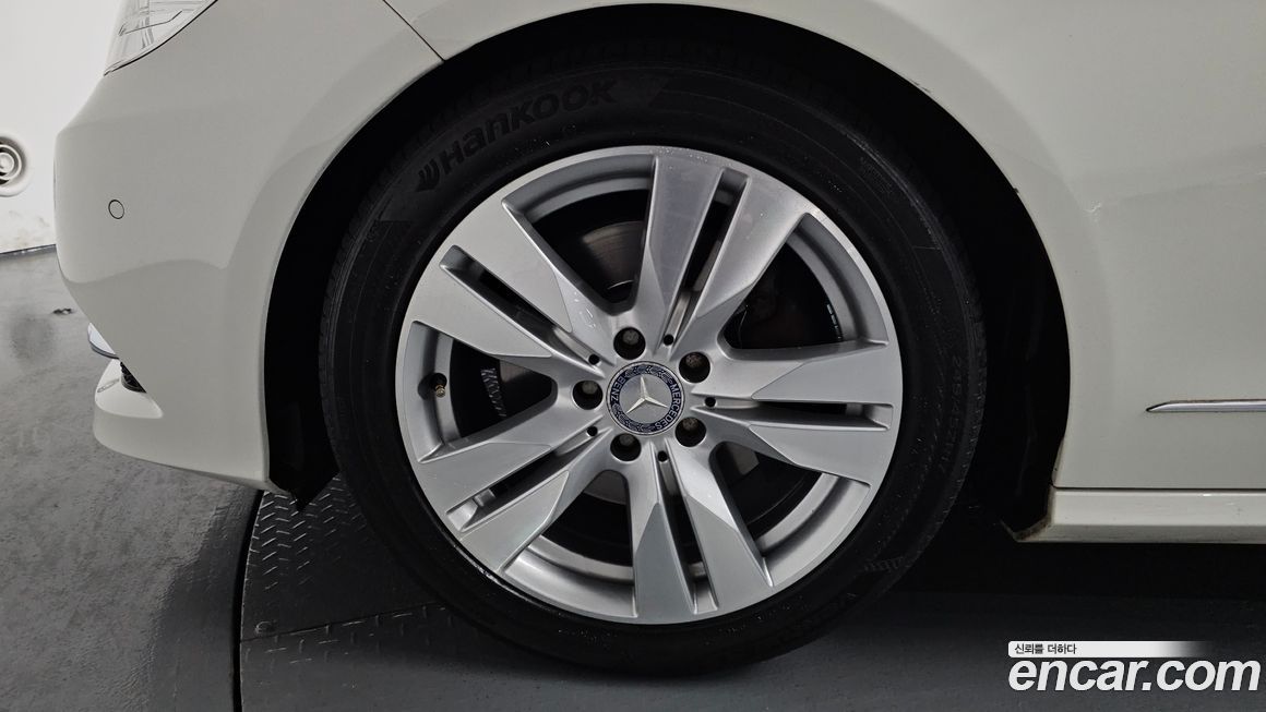 Mercedes-Benz E-Class 2011