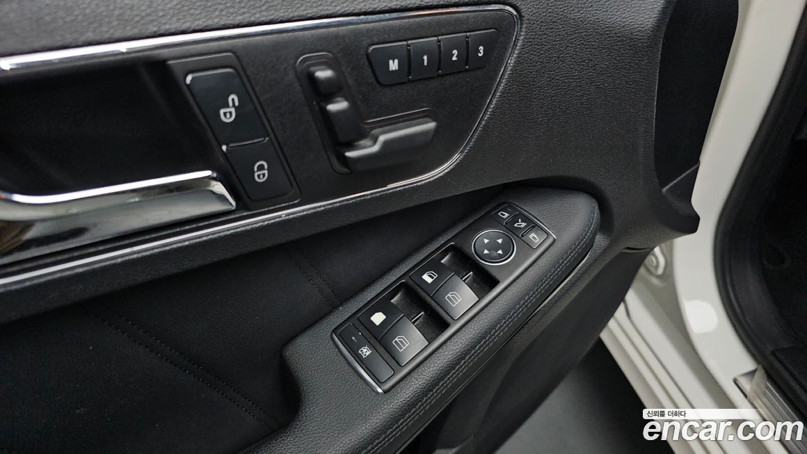 Mercedes-Benz E-Class 2011