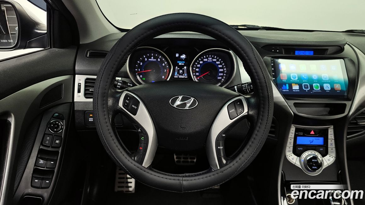 Hyundai AVANTE 2012