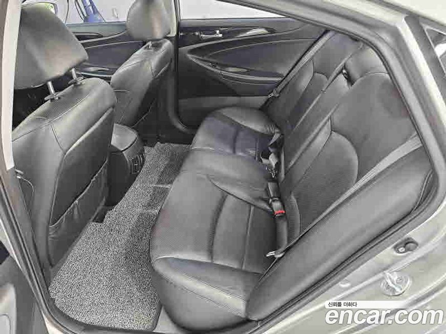 Hyundai Sonata 2010