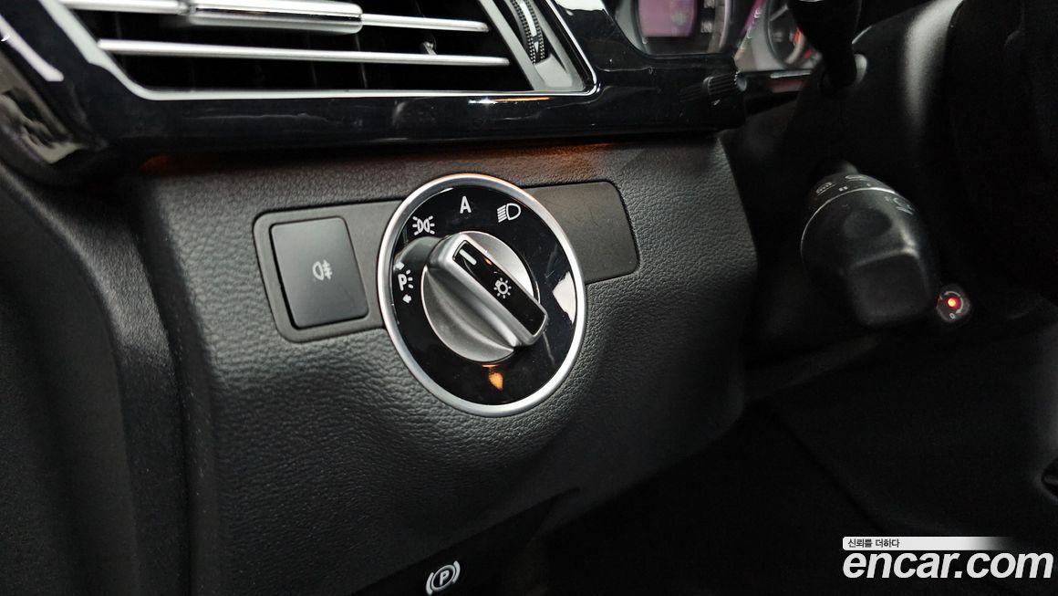 Mercedes-Benz E-Class 2011