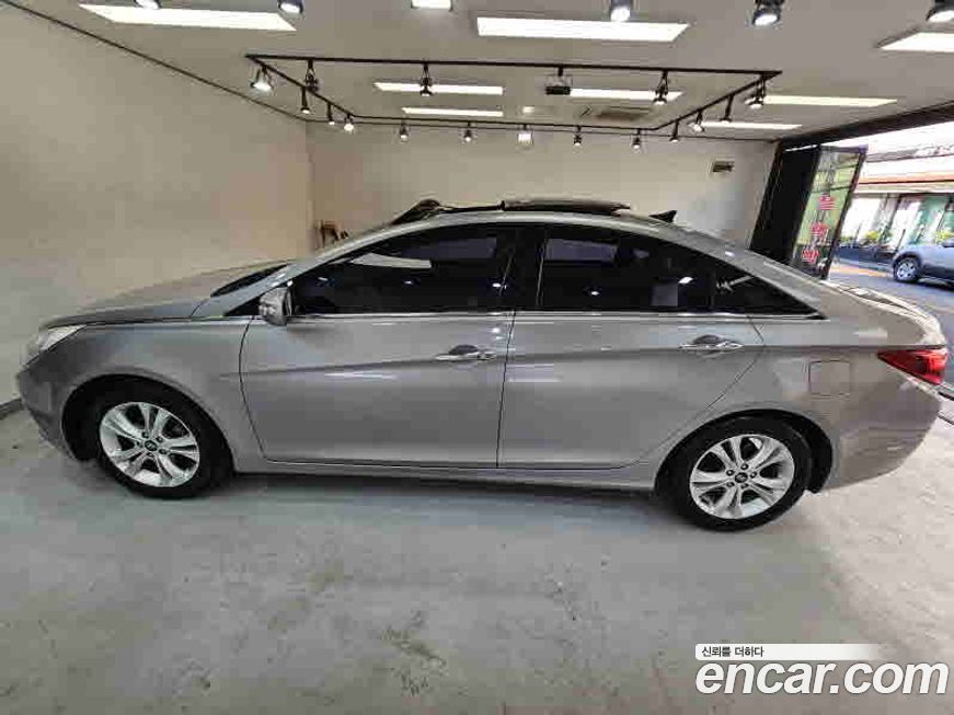 Hyundai Sonata 2010