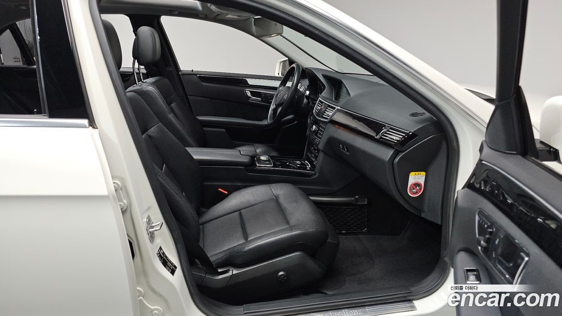 Mercedes-Benz E-Class 2011