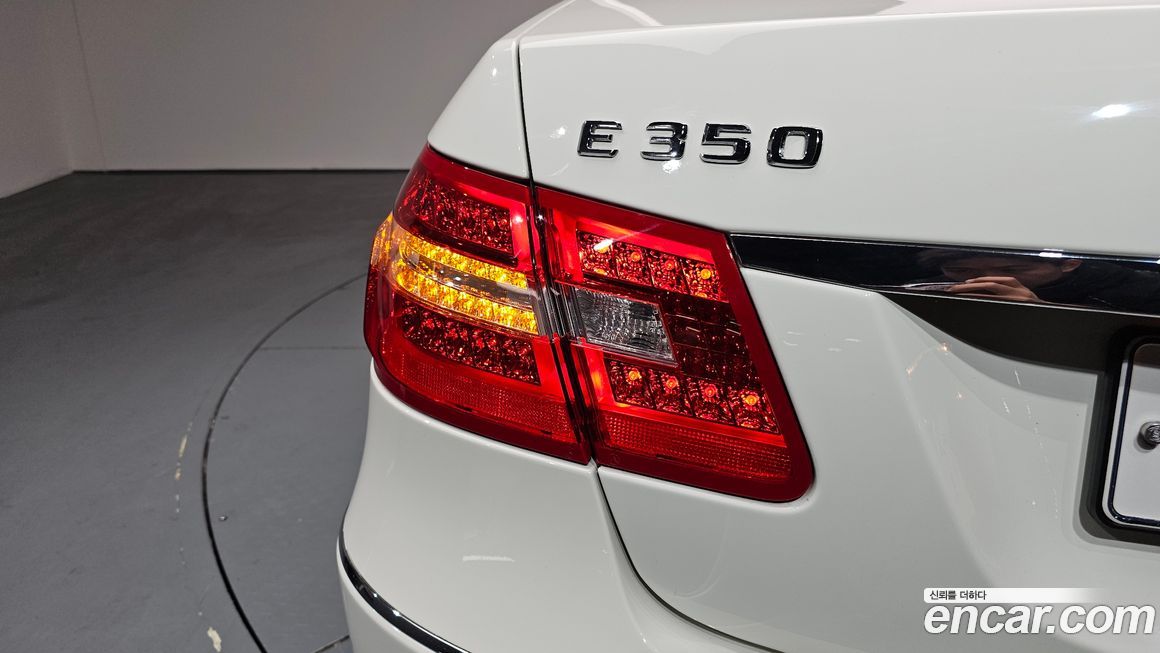 Mercedes-Benz E-Class 2011