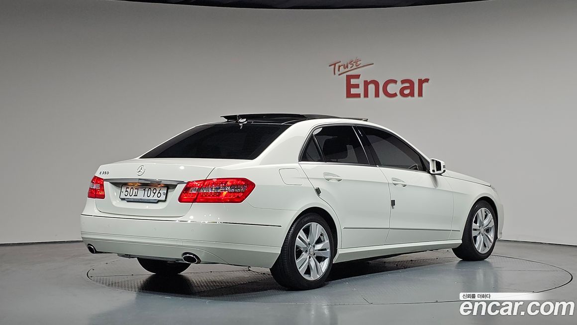 Mercedes-Benz E-Class 2011