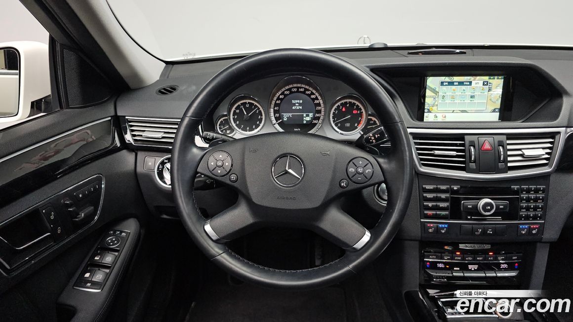 Mercedes-Benz E-Class 2011