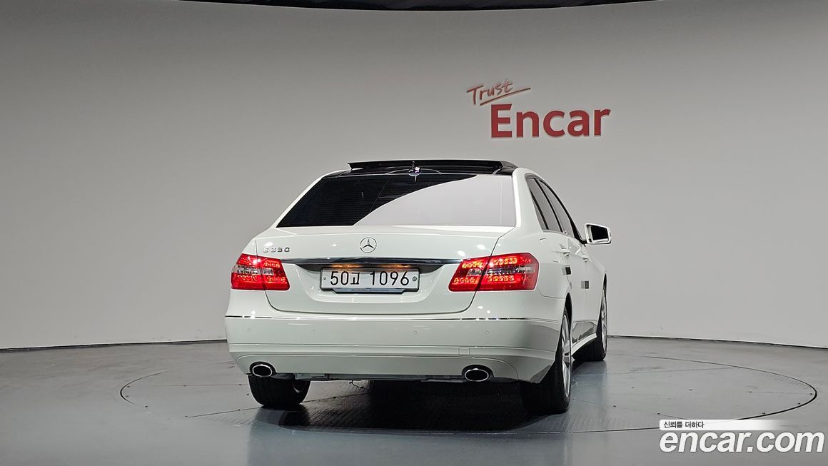 Mercedes-Benz E-Class 2011