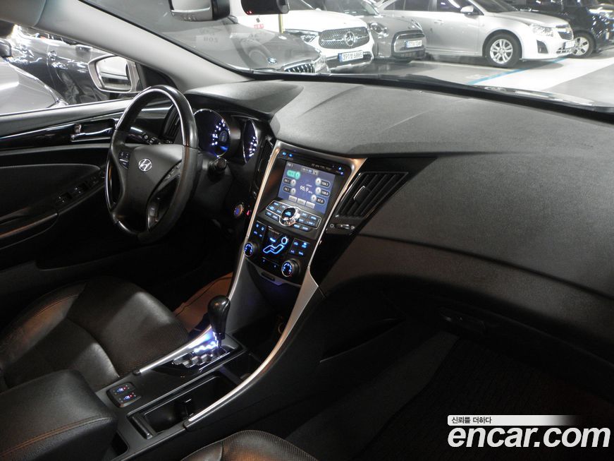 Hyundai Sonata 2011