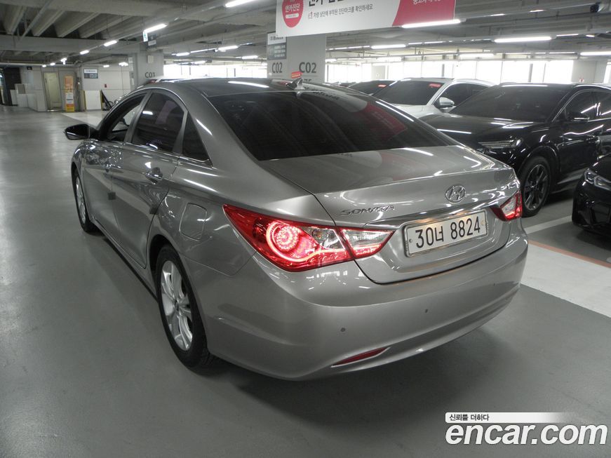 Hyundai Sonata 2011