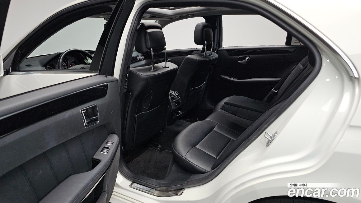 Mercedes-Benz E-Class 2011