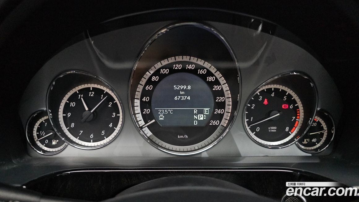 Mercedes-Benz E-Class 2011