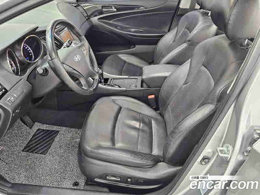 Hyundai Sonata 2010
